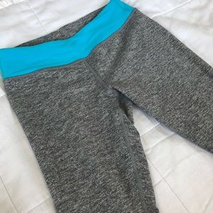 Reversible grey ivivva cropped leggings